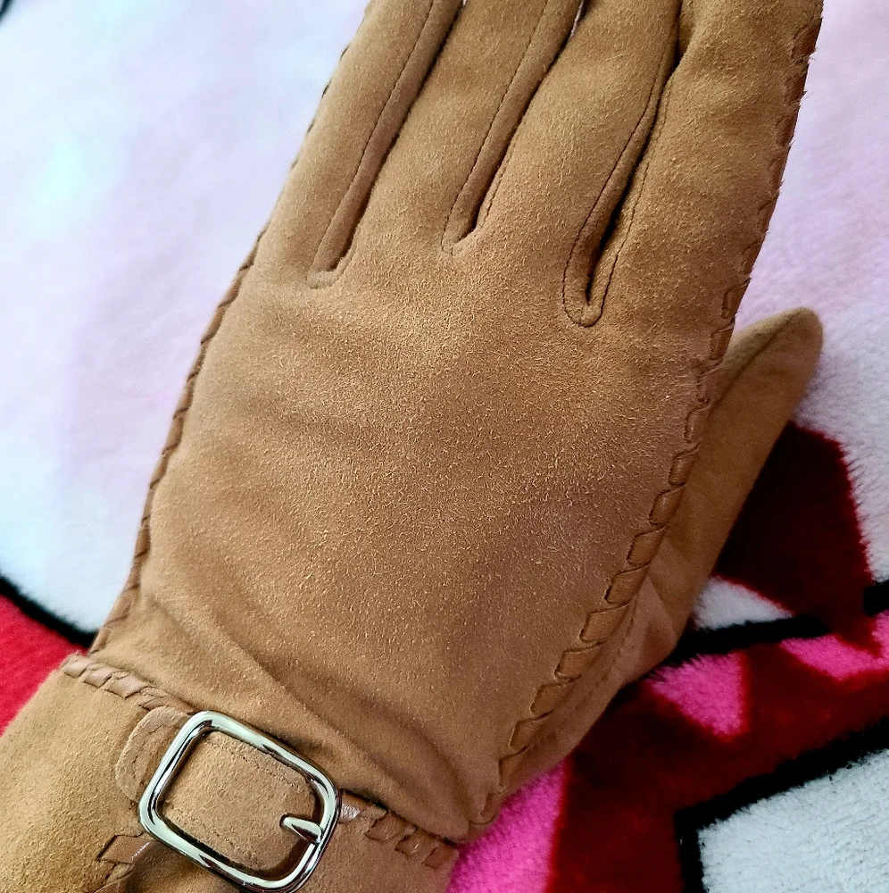 Coach Suede Gloves - Picture 4 of 5